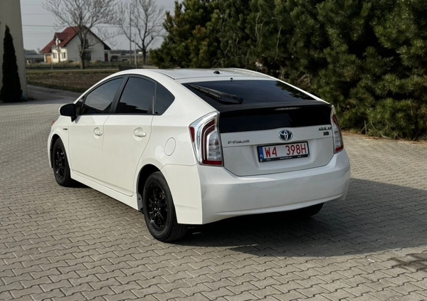 Toyota Prius cena 49999 przebieg: 147000, rok produkcji 2015 z Raszków małe 529